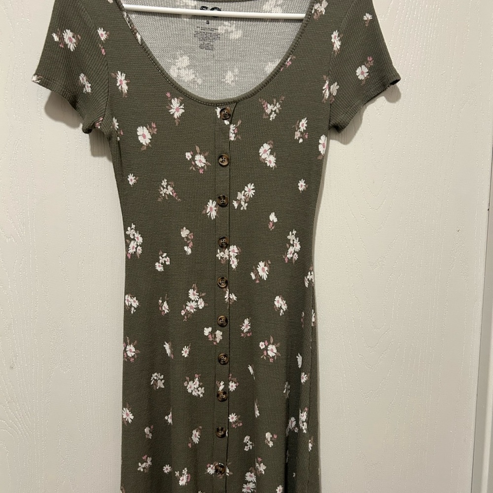 NWOT SO Brand Olive Floral Button-Front Midi Summer Dress